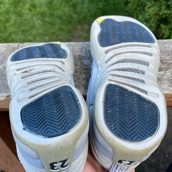 Jordan 12 Wolf Grey Low - Picture 6 of 8